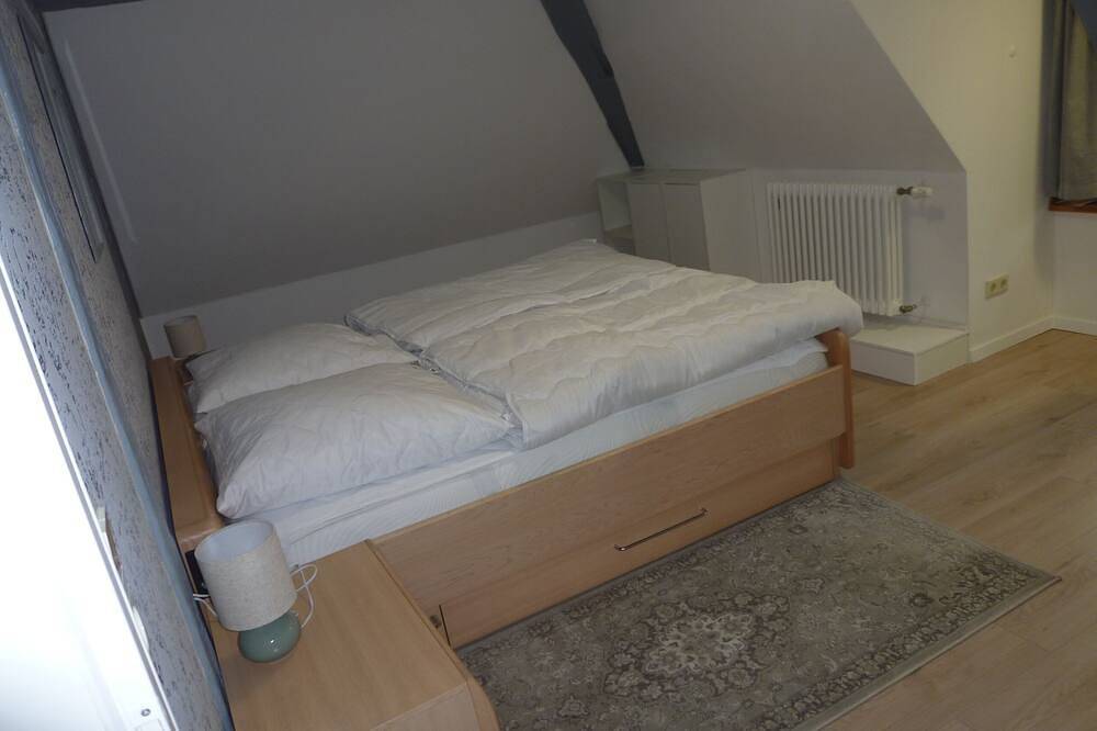 Ganze Wohnung, Neu !! Gemütliche Ferienwohnung im Stadtzentrum von Großenhain mit Dachterasse in Großenhain, Meißen und Umgebung