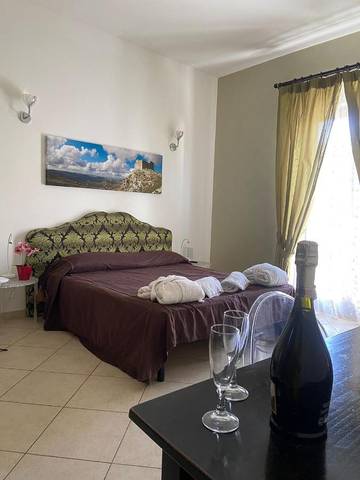 Hôtel pour 3 personnes, avec vue ainsi que balcon et sauna à Racalmuto