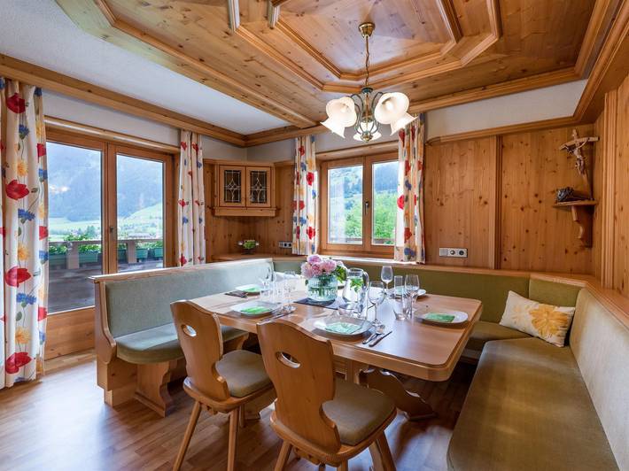 Ganze Ferienwohnung, Appartement Fichte in Zell am Ziller, Zillertaler Alpen