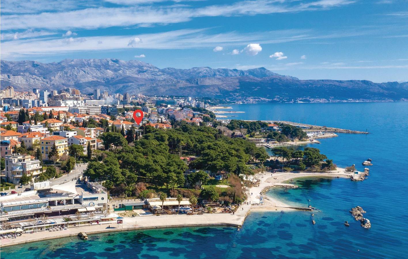 Gemütliches Apartment mit 1 Schlafzimmer, Meerblick, Pool, Küche und Parkplatz in Bačvice, Split