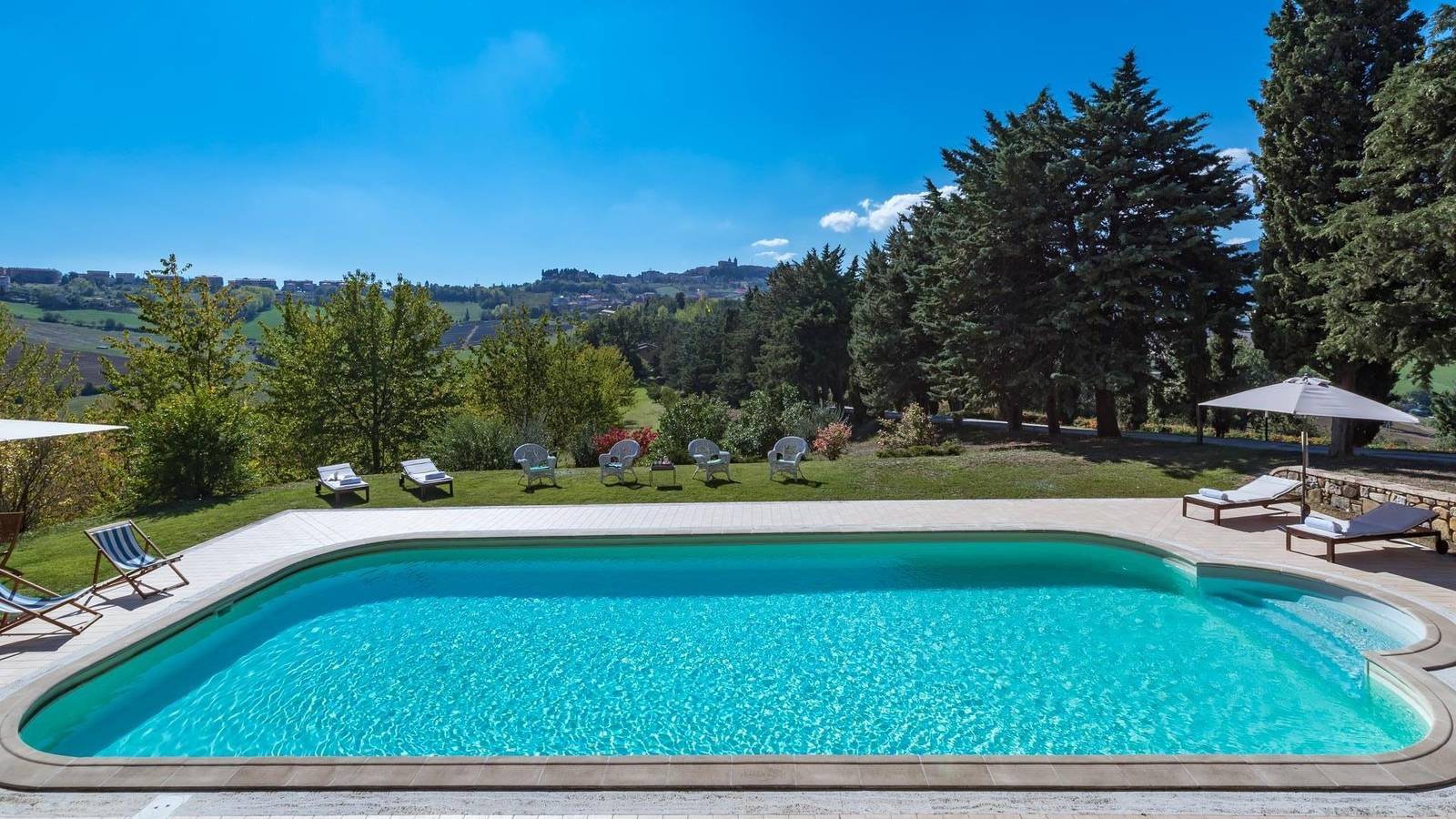 Villa für 13 Personen mit Terrasse in Camerino, Macerata Provinz