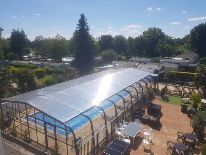 Location de vacances pour 4 personnes, avec vue ainsi que jardin et piscine à Baye - 3