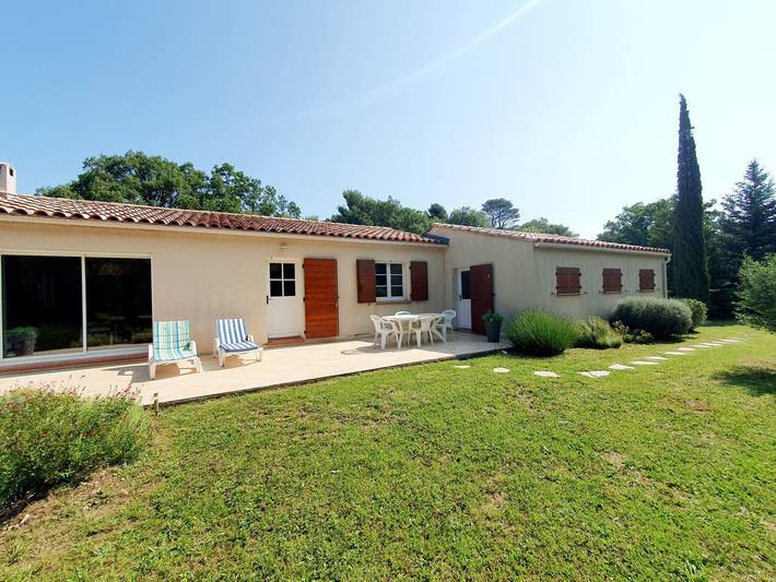 Location de vacances pour 4 personnes, avec jardin et terrasse à Plan-d'Aups-Sainte-Baume - 2