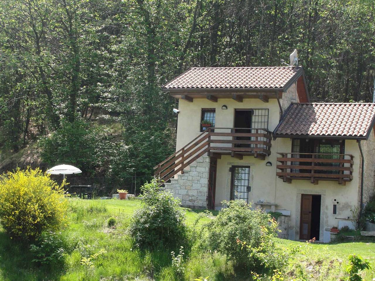 Ferienhaus mit Garten  in Boleto (Madonna del Sasso), Madonna del Sasso