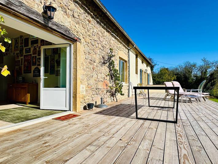 Gîte pour 10 personnes, avec Terrasse dans Lac de Chamboux