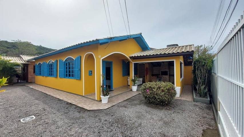 Casas e apartamentos de temporada para 6 pessoas, com jardim e balcão em Cachoeira do Bom Jesus