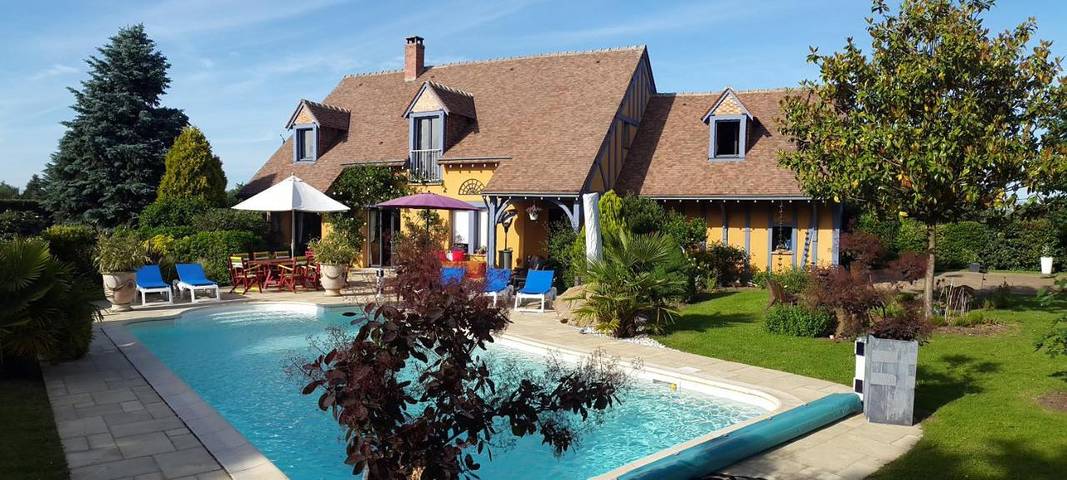 Chambre d’hôte pour 3 personnes, avec jardin ainsi que piscine et vue, animaux acceptés