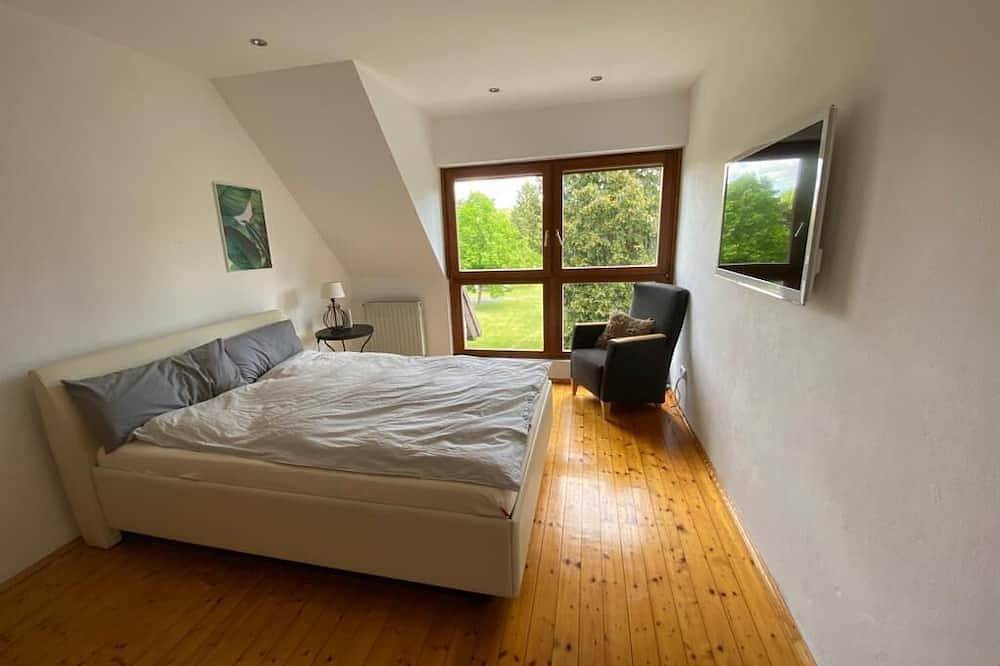 Ganze Wohnung, Große, Lichtdurchflutete Wohnung mit Dachterrasse und Sauna in Schloß Holte-Stukenbrock, Nordrhein-Westfalen