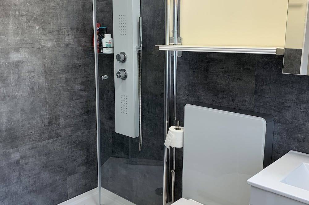 Ganze Wohnung, Pino24 Petit Ferienwohnung 34 qm mit Pool, zentrale Lage, für bis zu 4 Personen in Hallenberg, Hochsauerlandkreis