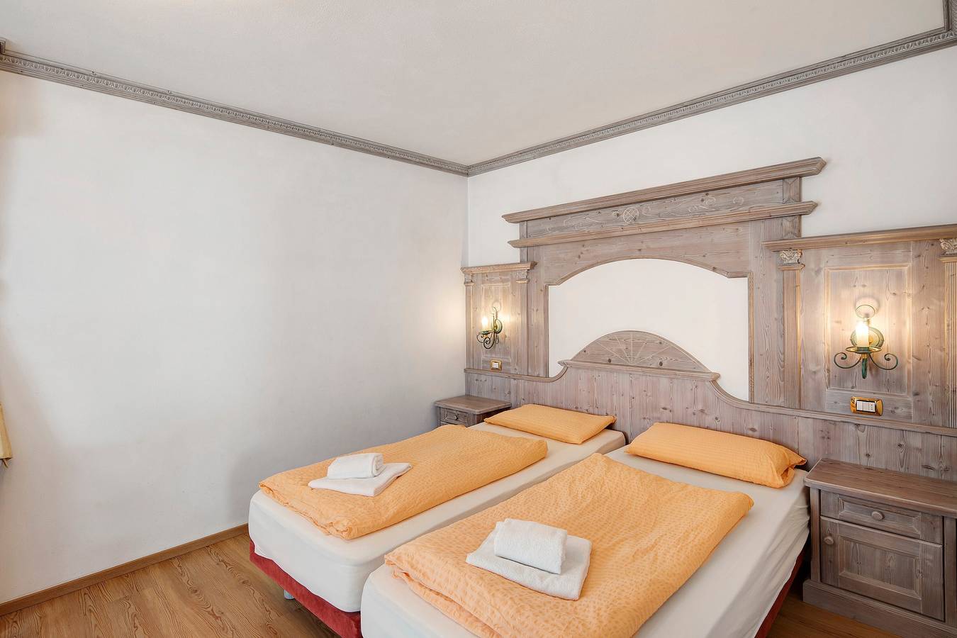 Hel lägenhet, Holiday Apartment "Casa Li Roina n 47" with Mountain View, Balconies & Wi-Fi in Livigno (Town), Livigno