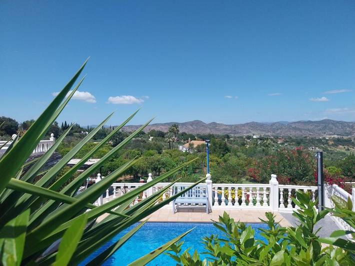Chambre d’hôte pour 2 personnes, avec Terrasse et Jardin ainsi que Piscine et Vue à Alhaurín de la Torre