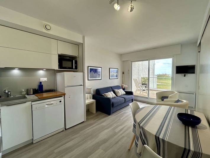 Gîte pour 4 personnes, avec terrasse dans Plage de Foncillon - 2