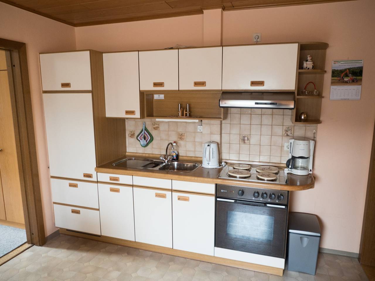 Ganze Wohnung, Ferienbauernhof Henn "Schmiedsbuck" mit Pool, Tieren und Spielplatz in Weikersheim, Taubertal