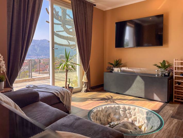 Entire apartment, Villa Lenis - Panoramic Pool in Mandello del Lario, Prealpi Bergamasche Occidentali