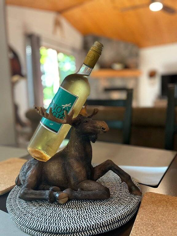 Dawson Loop Inn - Private Lakefront Cottage in Hastings Highlands, Ontario