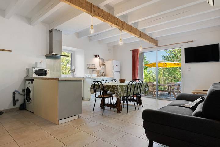 Appartement de vacances pour 6 personnes, avec Balcon ainsi que Jardin et Bassin pour enfant