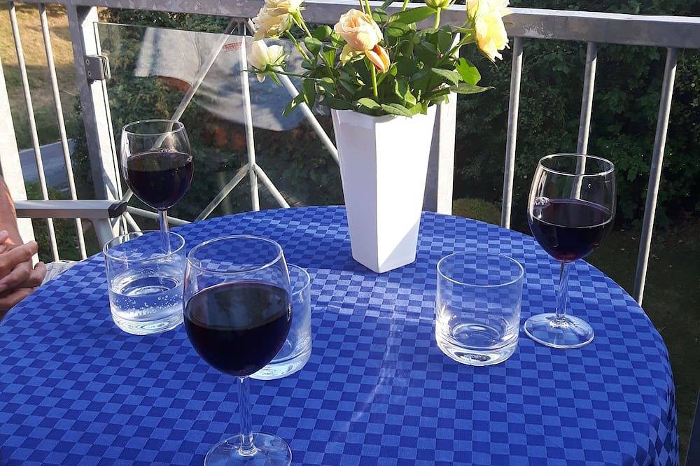 Entire apartment, Vacation home Südstrand **** Use of swimming pool, exclusive house with own sauna in Göhren, Ruegen