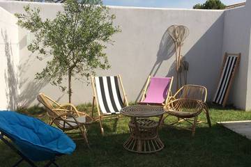 Location de vacances pour 4 personnes, avec terrasse et jardin à Loix