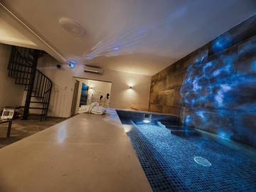 Gîte pour 6 personnes, avec vue ainsi que sauna et jardin, animaux acceptés à Noto