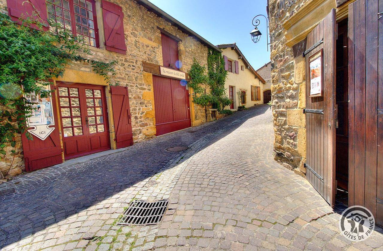 La Maison du Chat Perché in Ternand, Beaujolais