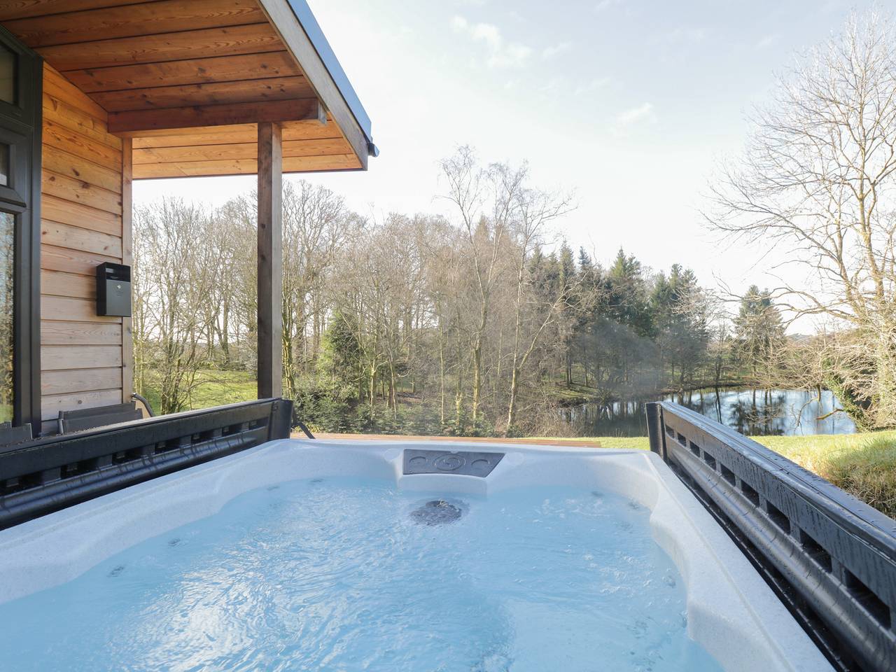 Tarn Lodge in Bowness-on-Windermere, Lake District