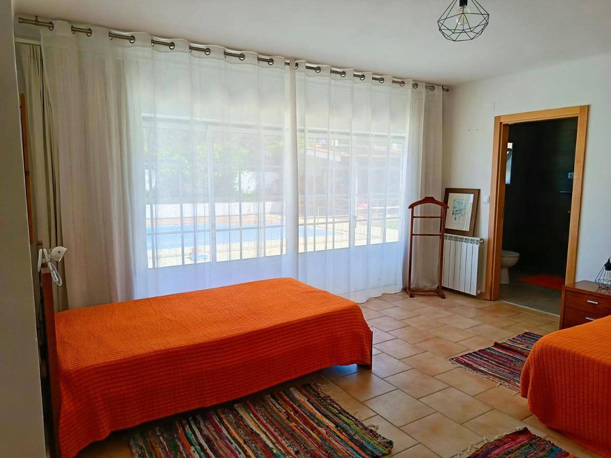 Two-Bedroom House in Famalicão, Leiria distrito
