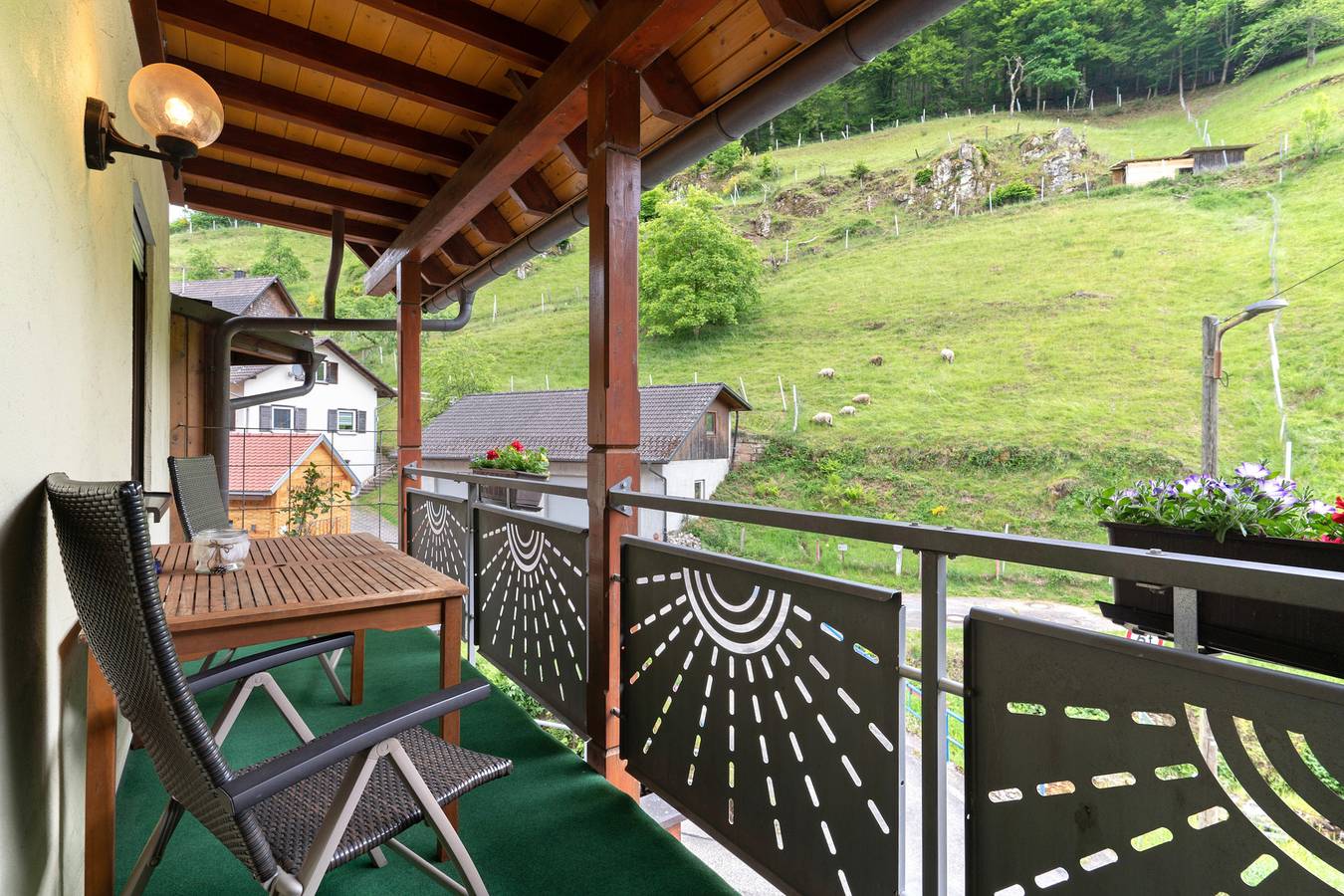 Ganze Wohnung, Ferienwohnung 'Bergpanorama' mit Bergblick, Gemeinschaftsgarten und Wi-Fi in Bad Peterstal-Griesbach, Mittlerer Schwarzwald