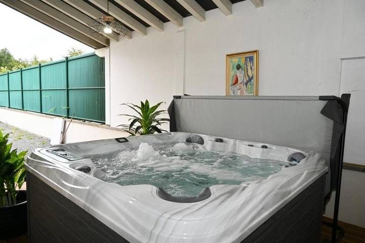 Location de vacances pour 6 personnes, avec jardin et terrasse à Étival-Clairefontaine - 2