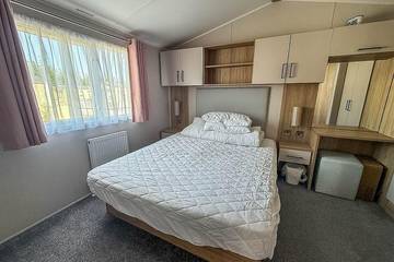Static Caravan for 6 People in Felixstowe, Suffolk, Photo 1