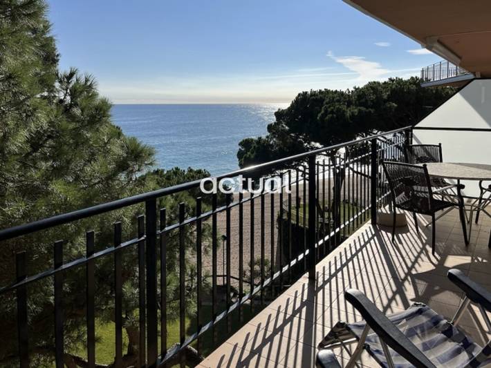 Ganze Wohnung, Meerblick-Appartement mit Terrasse, Parkplatz und Spielplatz in Platja d'Aro, Costa Brava