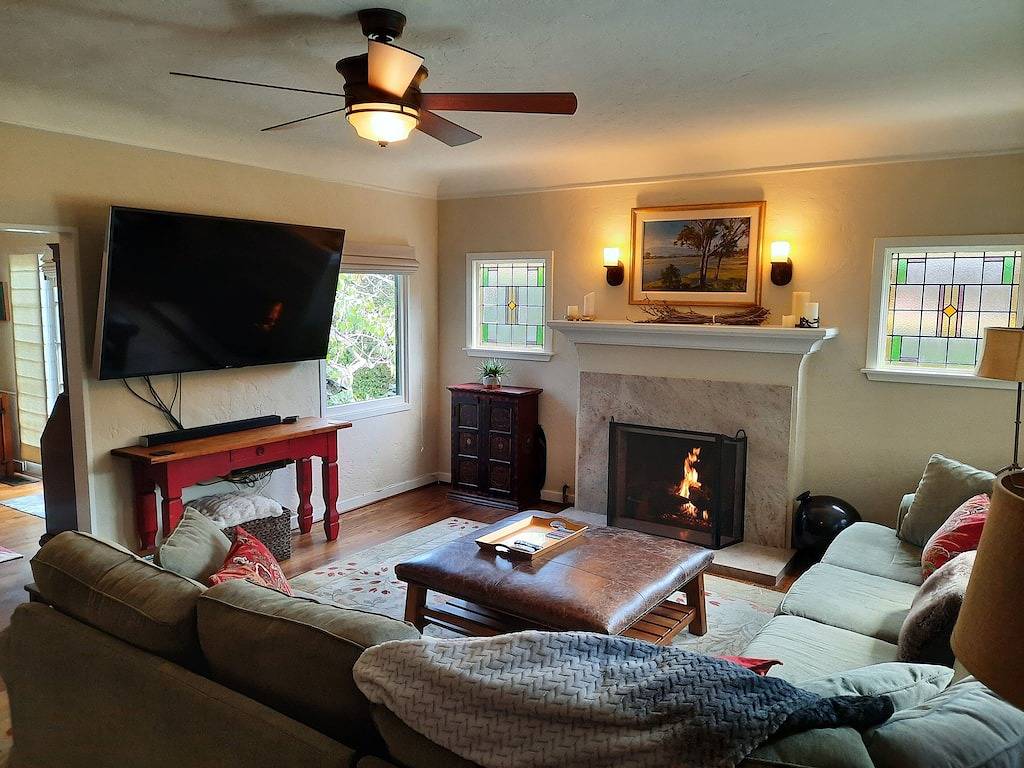 Charming San Roque Cottage alles zu Fuß erreichbar in Santa Barbara, Santa Barbara County