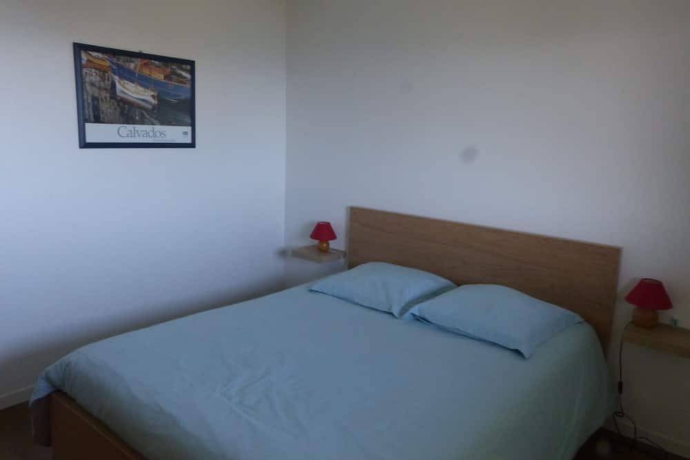 Geheel appartement, 2 Kamers Uitzicht op zee op kleine bomen in Normandische stijl residentie in Benerville-sur-Mer, Lisieux en omgeving