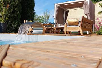 Location de vacances pour 12 personnes, avec balcon et jardin à Lacrost