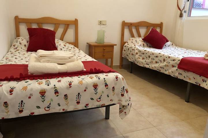 Entire apartment, Large 2 Bedroom Apartment - Private Garden- 10 Min from La Zenia Beach/Boulevard in Colinas de la Zenia, Orihuela