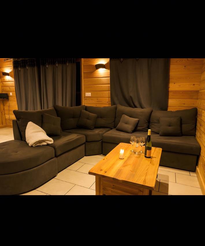 Appartement entier, Appartement 'Chalet La Manda 12 Personnes' avec vue sur la montagne, terrasse privée et Wi-Fi in Bonneval-sur-Arc, Région de Saint-Jean-de-Maurienne