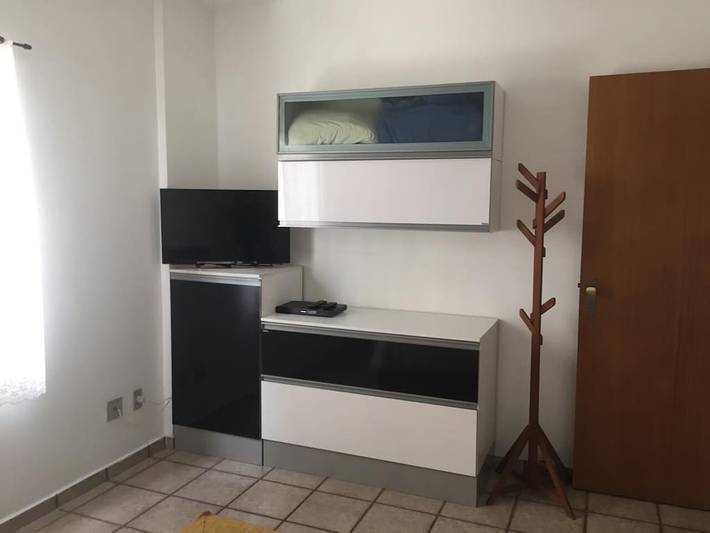 Casas e apartamentos de temporada para 8 pessoas, com jardim e balcão no Guarujá