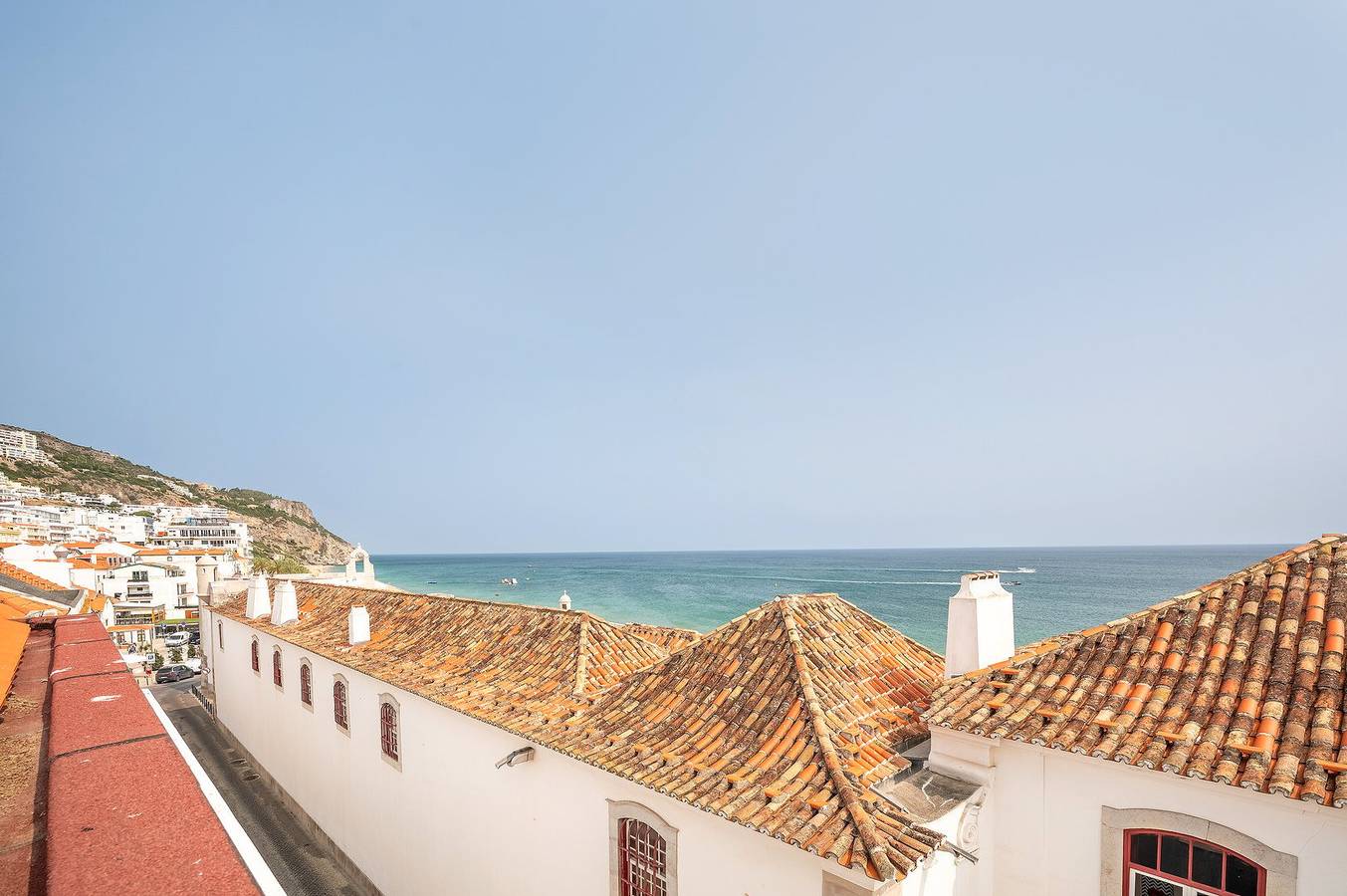 Ganze Wohnung, Guestready - Beachfront dream in Sesimbra in Praia da Califórnia, Sesimbra