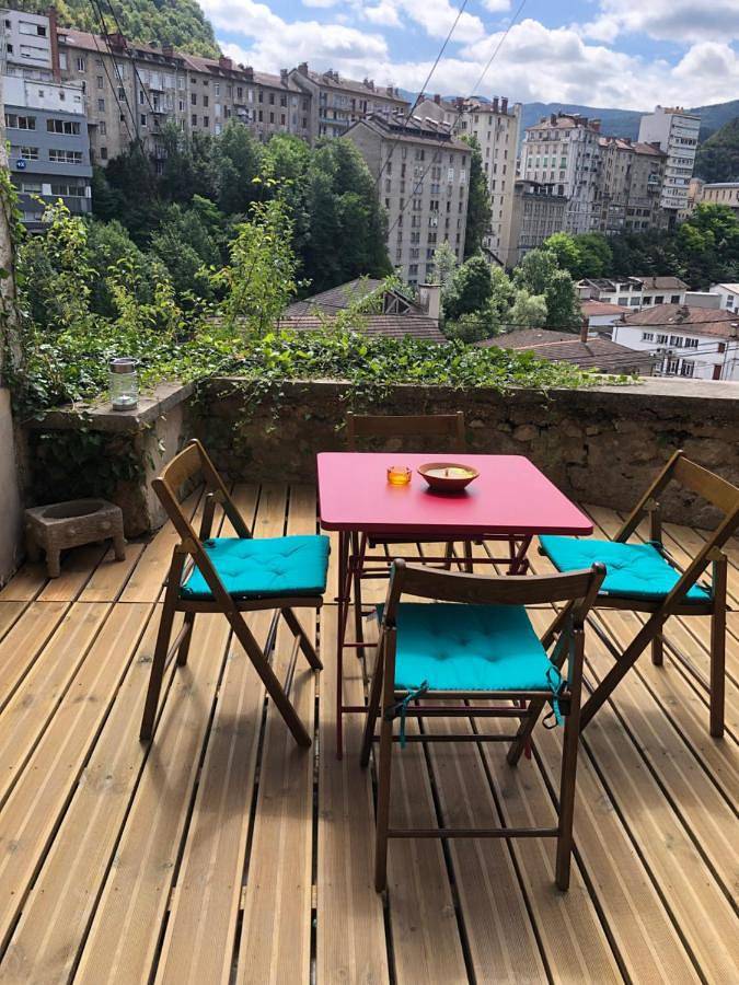 Gîte pour 4 personnes, avec Terrasse et Vue à Saint-Claude (Jura)