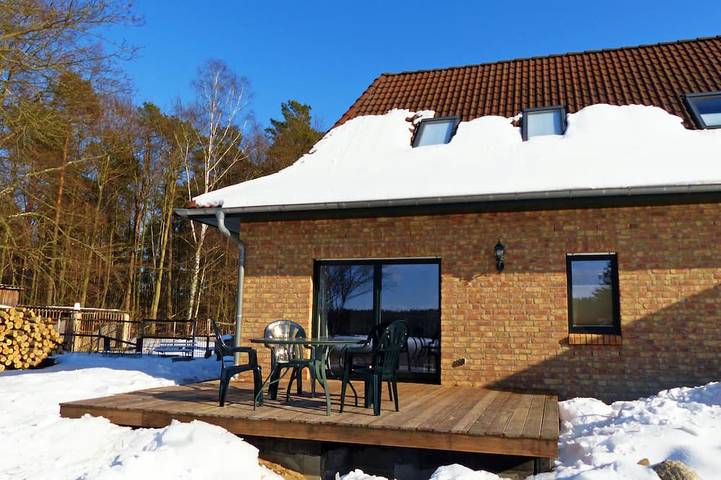 Ferienwohnung für 3 Personen, mit Terrasse und Garten in Nossentiner Hütte