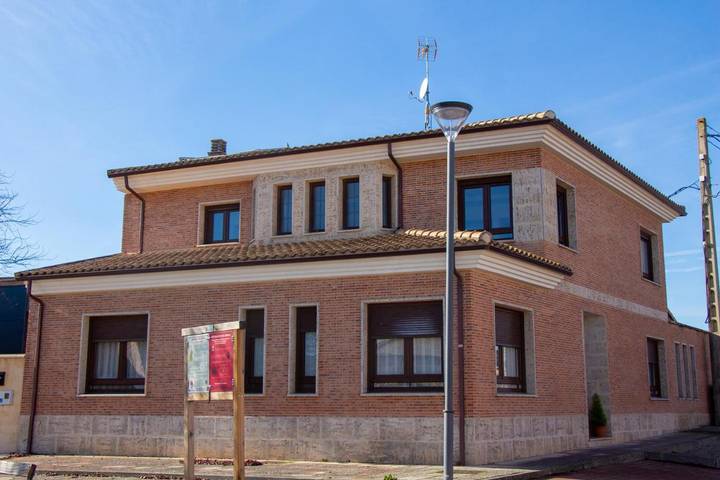 Chalet para 14 personas, con Terraza y Jardín además de Piscina y Vistas en Provincia de Palencia - 2