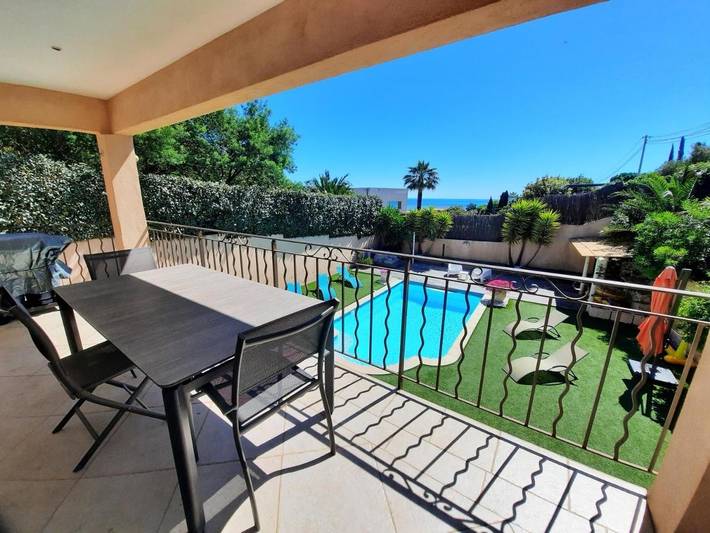 Villa pour 6 personnes, avec piscine ainsi que vue et jardin, adapté aux familles dans Saint-Aygulf - 3