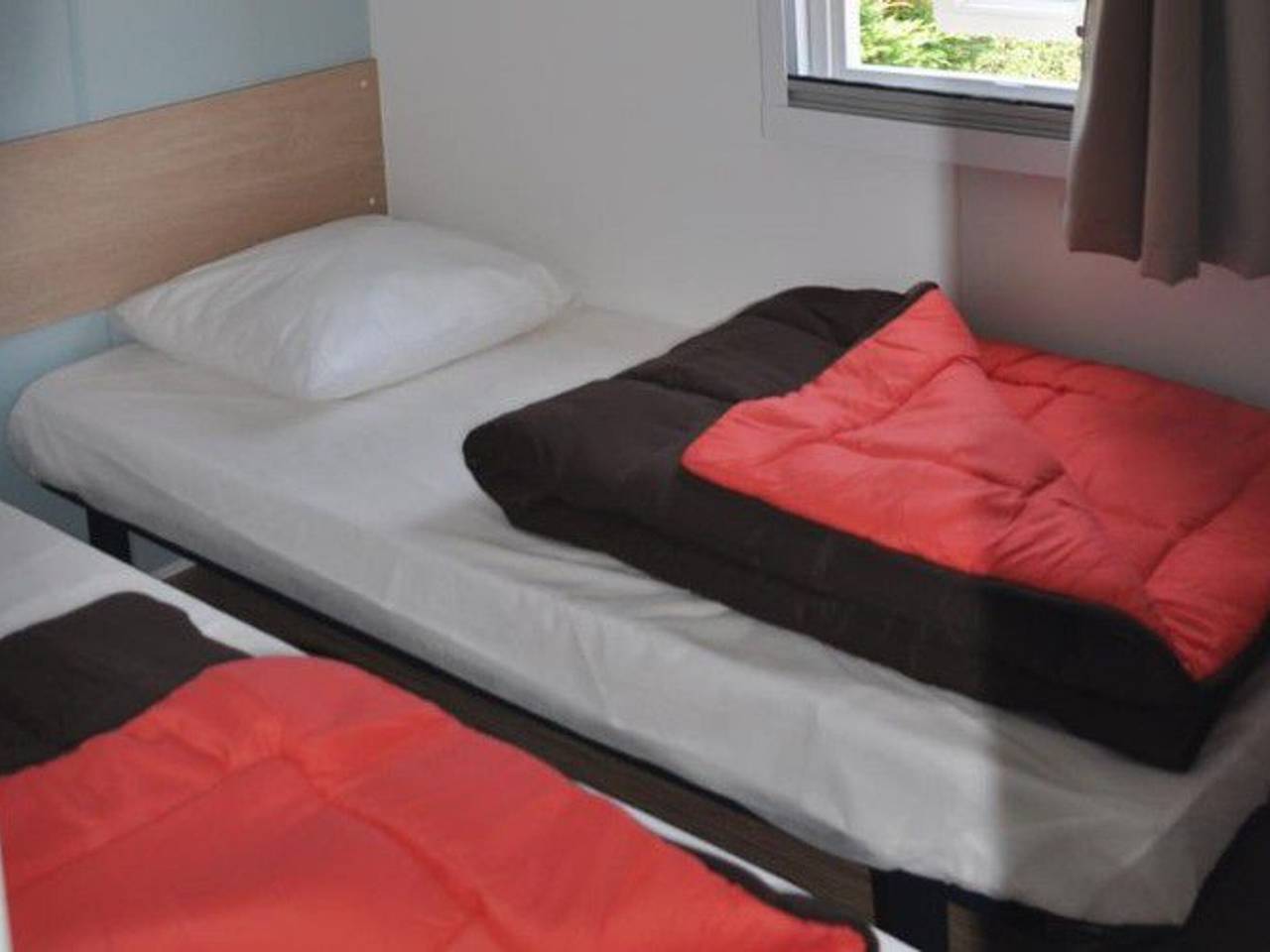 Mobil-home confortable avec terrasse pour 4 personnes in Le Boulou, Région de Céret