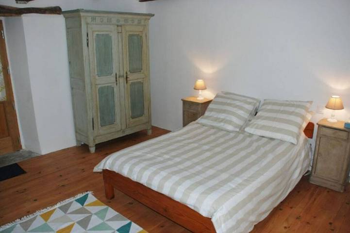 Location de vacances pour 4 personnes, avec jardin ainsi que piscine et balcon à Ginals - 2