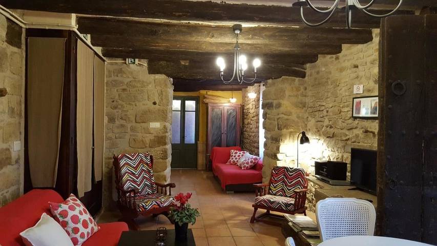 Casa rural para 7 personas, con jacuzzi, Se admiten mascotas en Cataluña - 4