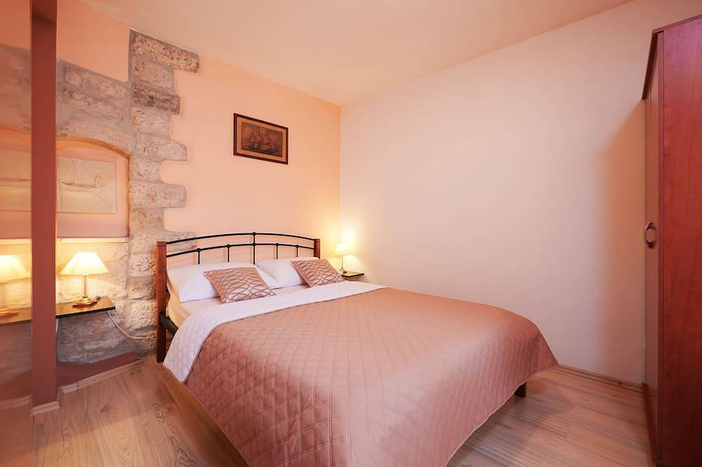 Appartement entier, Appartement d'une chambre avec air conditionné Trogir (A-16844-b) in Trogir, Split-Dalmatie