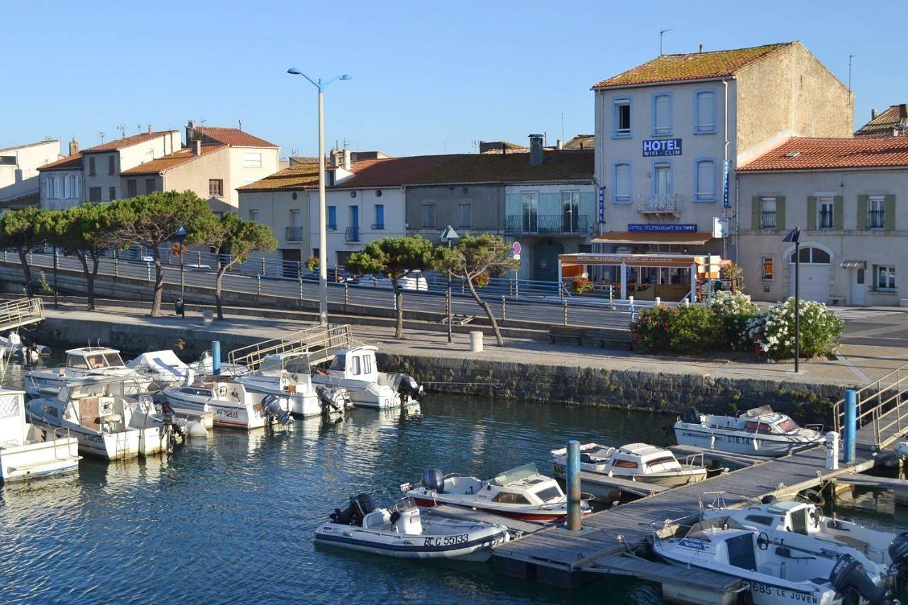 L'Hotel du port in Port-la-Nouvelle, Côte méditerranéenne (France)