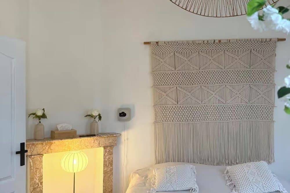 Entire apartment, Brise Bohème Charming apartment with bathtub in Calais, Calais region