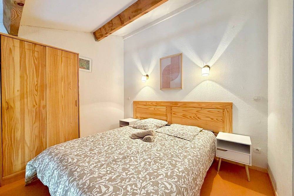 Entire apartment, Le Nid du Mas, 2 pers pool in Calvisson in Calvisson, Mediterranean Coast (France)