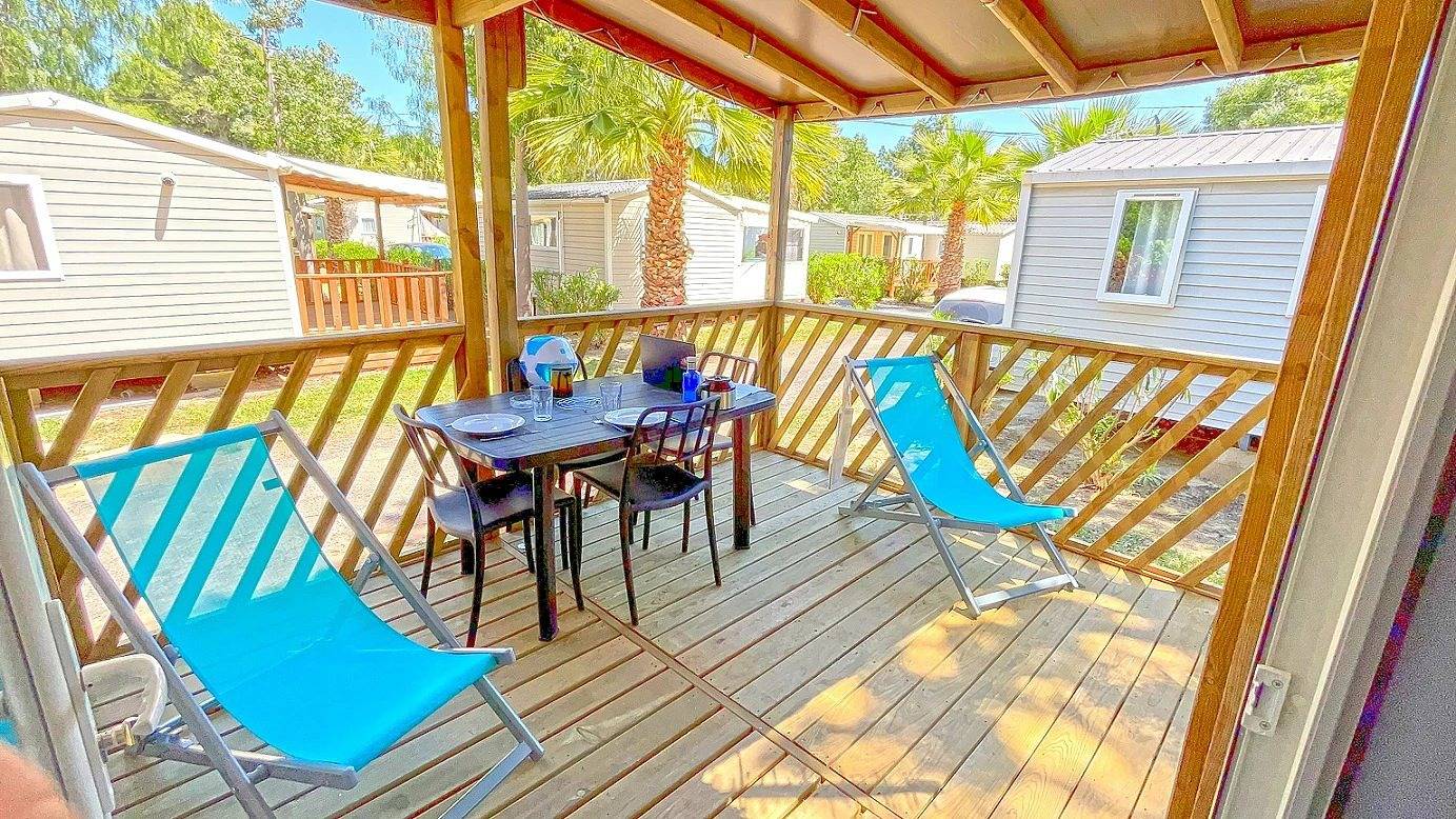 Zecamping 4 étoiles espace aquatique mobil-home Tv Lv Bbq 24m2 in Saint-Cyprien, Côte méditerranéenne (France)