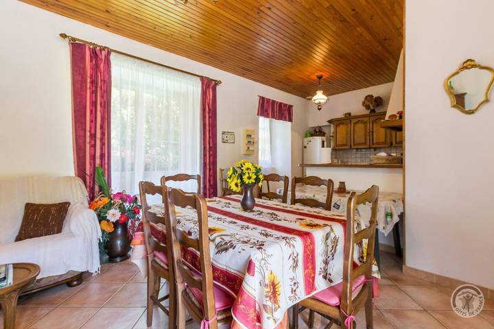 Gîte pour 4 personnes, avec Jardin à Heugueville-sur-Sienne - 2